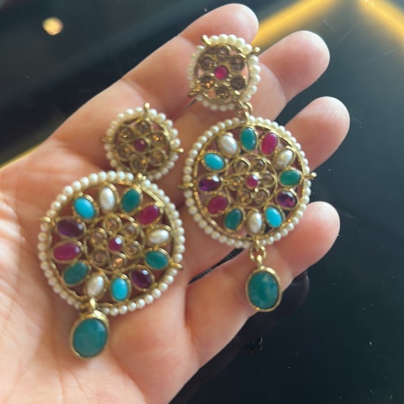 NWOT Colourful Necklace set with Maatha Teeka & matching earrings ! - Picture 5 of 9